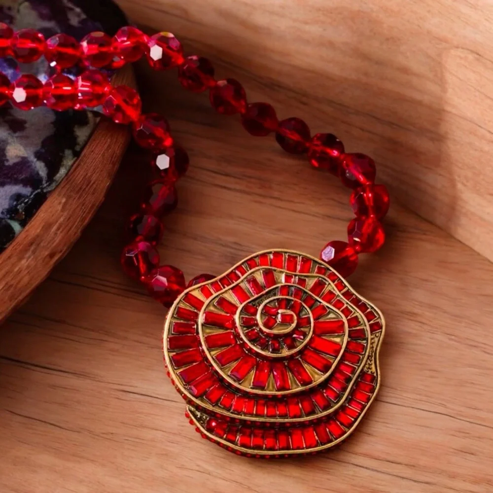 ABSTRACT RED ROSE GLASS RHINESTONE BEADED STATEMENT NECKLACE